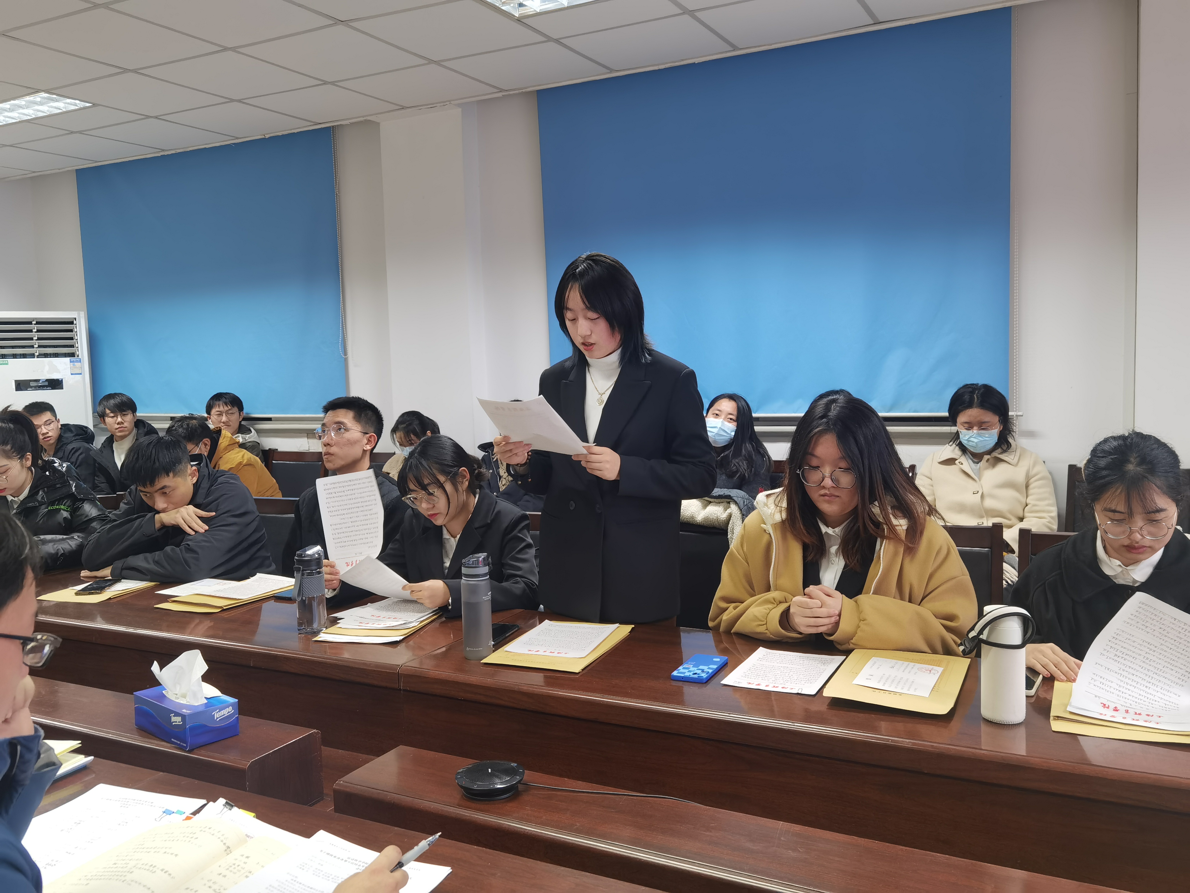 本科生党支部全体党员大会顺利召开——关于讨论接收朱杏杏等9位发展对象为中共预备党员-运动健康学院
