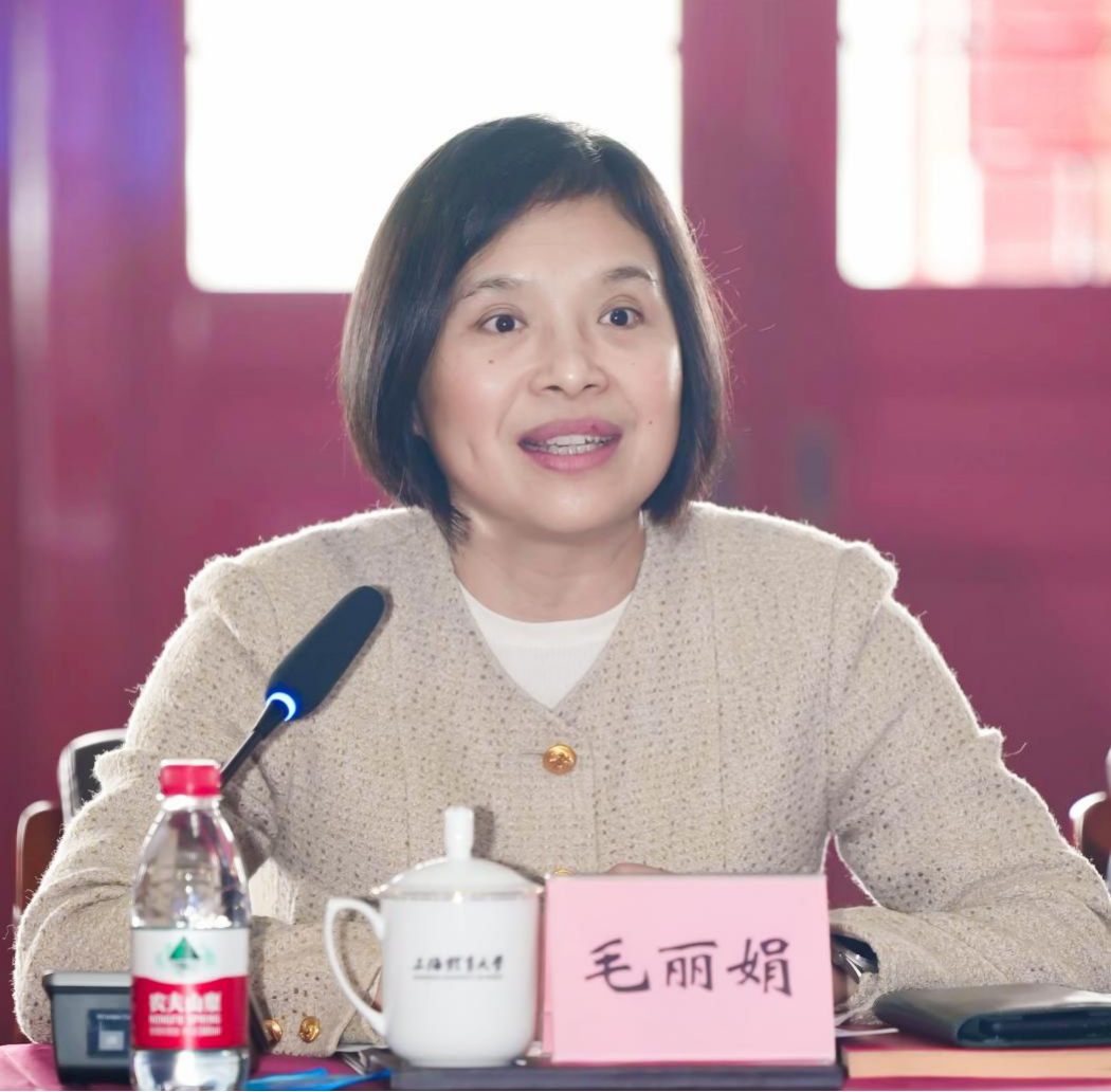 上海体育大学校长毛丽娟在致辞中表示,社区(运动)健康师试点项目以