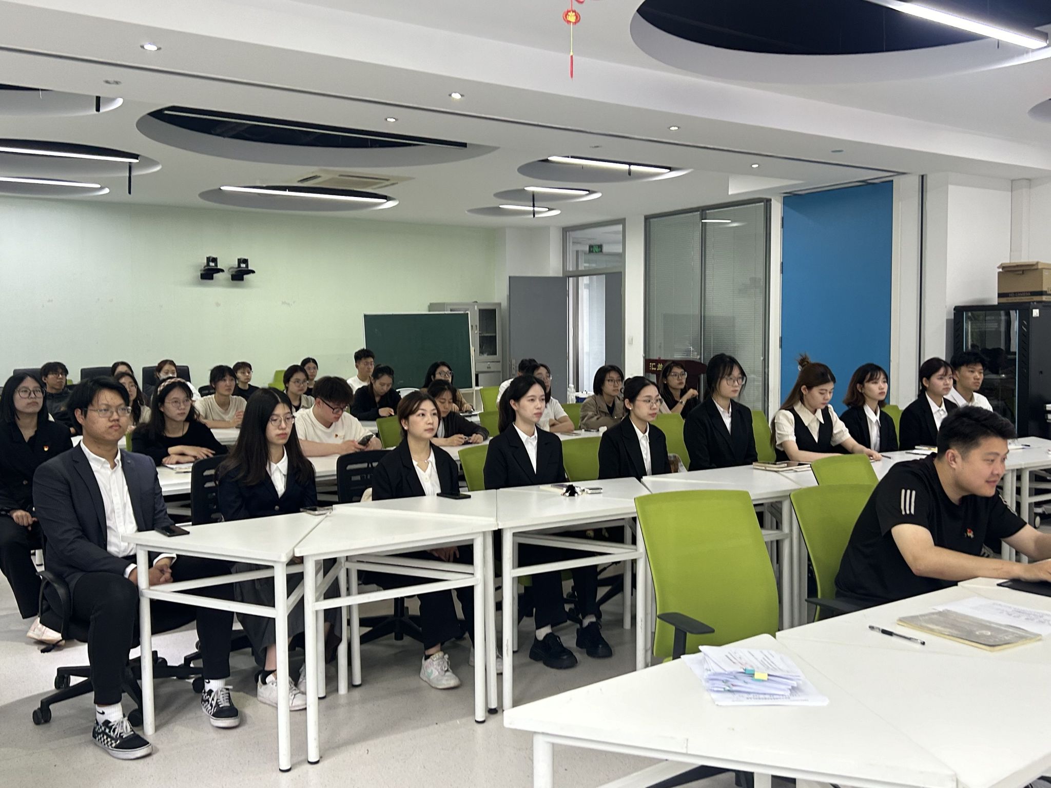本科生党支部全体党员大会顺利召开——关于讨论表决接收12位发展对象为中共预备党员-运动健康学院